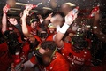 23MLB、ボルチモア・オリオールズ対タンパベイ・レイズ。シャンパンファイトでプレーオフ進出を喜ぶボルチモア・オリオールズの選手（2023年9月17日撮影）。(c)Patrick Smith/Getty Images/AFP