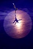 ソチ冬季五輪、フィギュアスケート・エキシビションの演技に臨むカロリーナ・コストナー（Carolina Kostner、2014年2月22日撮影）。(c)AFP/YURI KADOBNOV