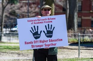 ハーバード大、トランプ政権を提訴 助成金凍結めぐり