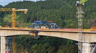 中国の重慶・万州間の高速鉄道 初の連続桁の連結が完了