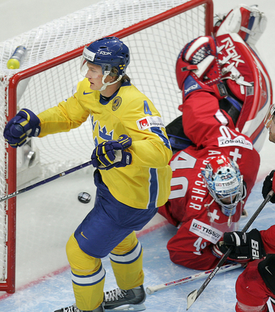 ＜アイスホッケー 世界選手権大会2007＞スウェーデン スイスを降しグループ首位で2次ラウンドへ - ロシア