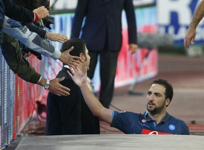 復調のナポリがローマに勝利