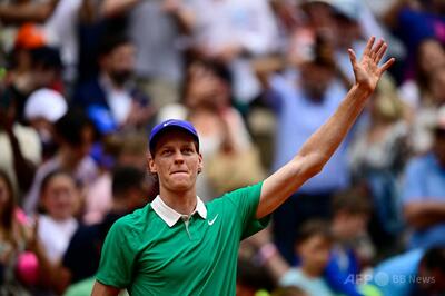 シナー、ジョコビッチが快勝で4回戦へ 全仏OP