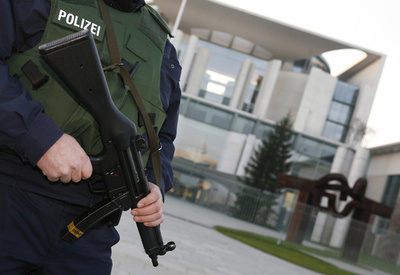 車から銃撃で2人死亡、容疑者を逮捕 ドイツ