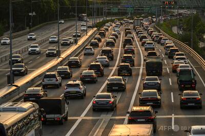 韓国高速道路で建設途中の橋崩落、9人死傷