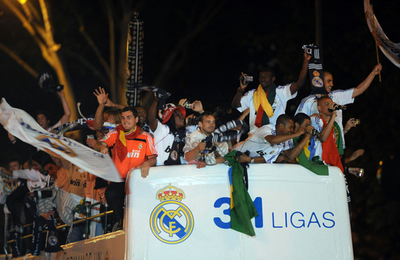 レアル・マドリード シベレス広場で祝勝会