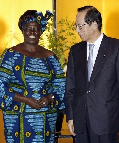 ケニアのマータイ氏、「タナ川デルタ」のバイオ燃料用サトウキビ畑転用計画に警告