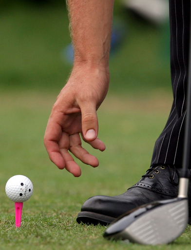 流れ弾が背中に「ホールインワン」、インドネシア