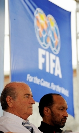 FIFA 選手の五輪出場をクラブに訴える