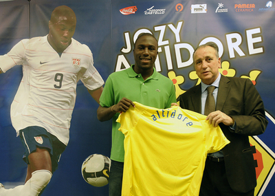 ビジャレアル ジョジー・アルティドールの入団会見を行う