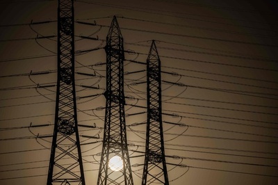 【今日の1枚】電線と朝日 フランス