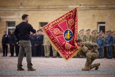 ウクライナ「防衛者の日」、各地で黙とう