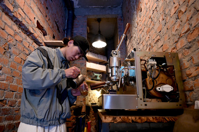 「自分を喜ばす消費」の象徴 中国で広がるコーヒー文化