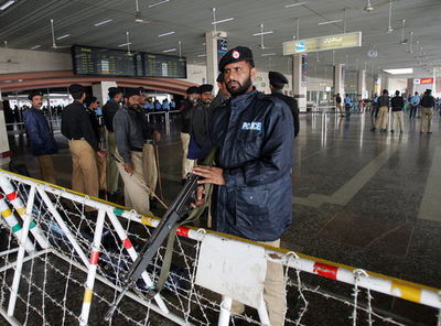 パキスタンのシャリフ元首相、同国に向けサウジアラビアを出発