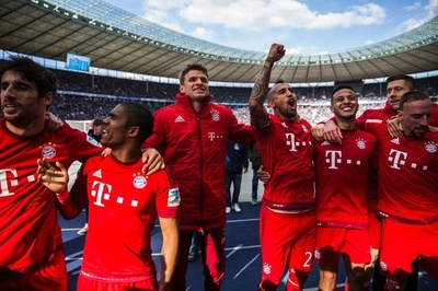 バイエルンの4連覇は次節以降に、ハノーバーは首の皮一枚つながる