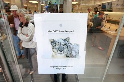 米アップル、新OS「スノーレパード」を一斉発売