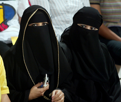 顔を見せないサウジのミスコン、優勝者は18歳