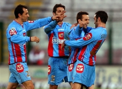 カターニア 原発問題で日本ツアー中止へ