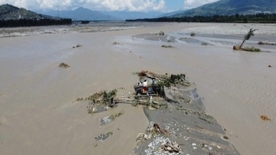 動画：パキスタン、洪水死者1100人超 国土の3分の1水没