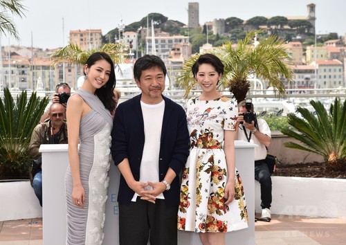 【写真特集】『海街diary』上映、綾瀬さんらレッドカーペットに カンヌ 【写真特集】『海街diary』上映、綾瀬さんらレッドカーペットに カンヌ