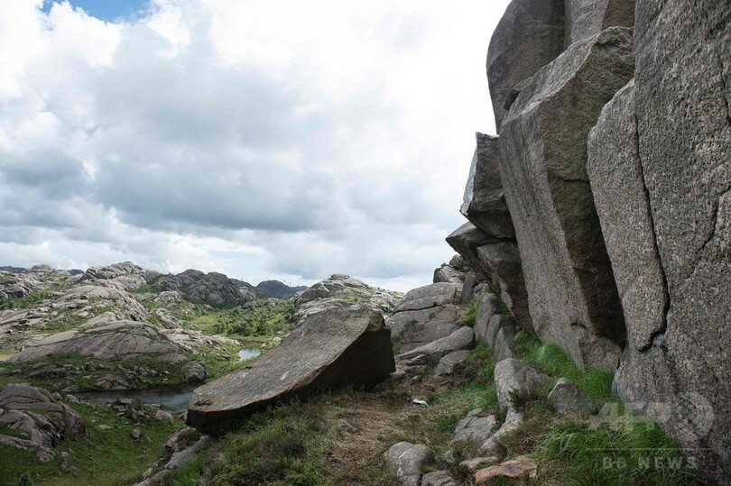 「立ち上がれ再び！巨人のペニス」 ノルウェーの岩修復で募金活動