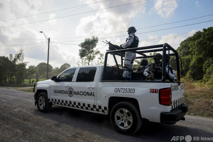 路上に9人の遺体 メキシコ南東部