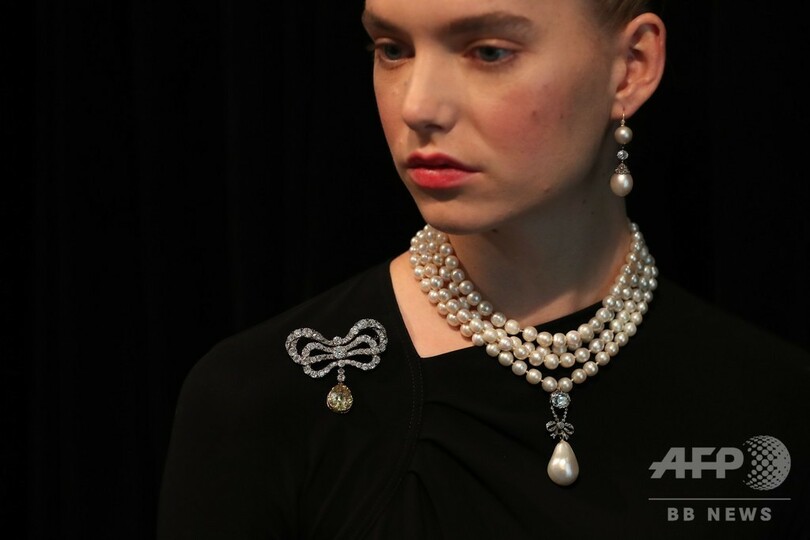 200年秘蔵だったマリー・アントワネットの宝飾品、競売を前に公開