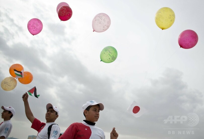 東日本大震災から5年、ガザの子どもたちが追悼のたこ揚げ