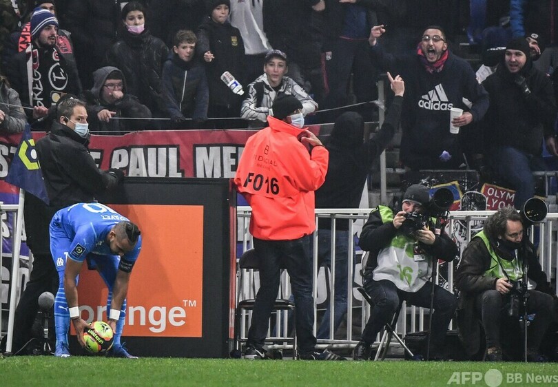 パイェの頭をボトルが直撃、リヨンに無観客処分