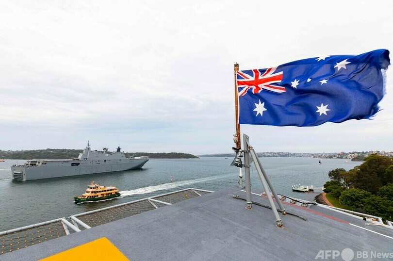 トンガ支援の豪軍艦でコロナ、「非接触」で物資配送へ