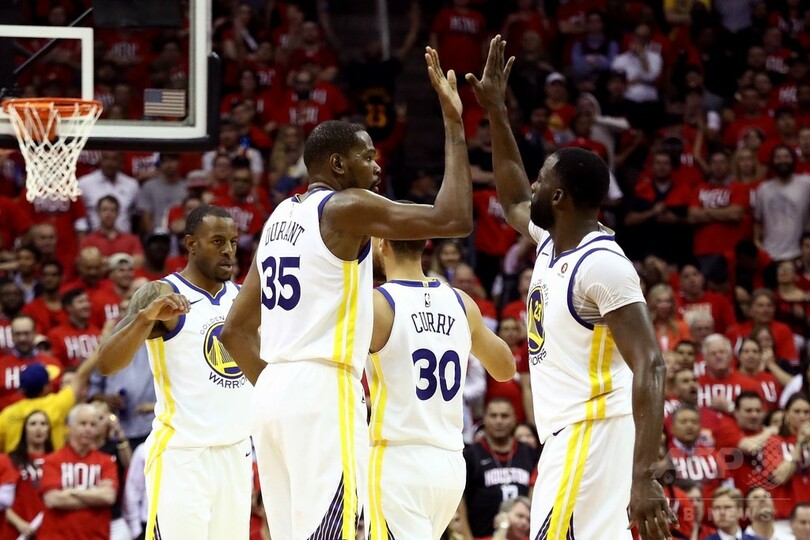 王者ウォリアーズ、西カンファレンス1位のロケッツに先勝