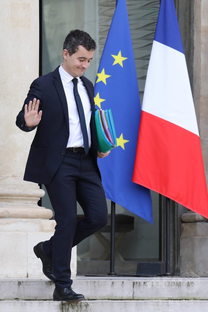 仏公会計相にレイプ疑惑、期待の若手 マクロン政権からは擁護の声