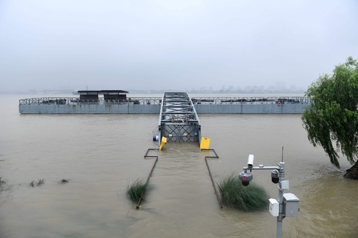 長江沿岸で洪水、浸水被害も 中国・南京 写真10枚 国際ニュース