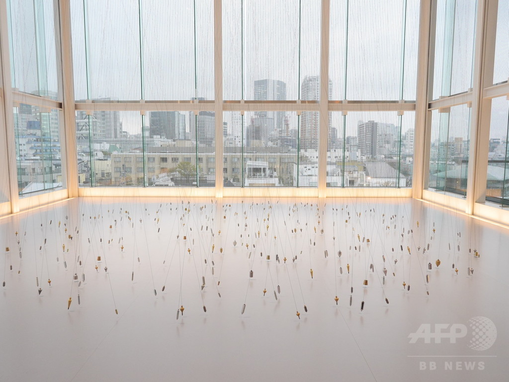 「赤い糸」をテーマに3都市で展覧会、エスパス ルイ・ヴィトン