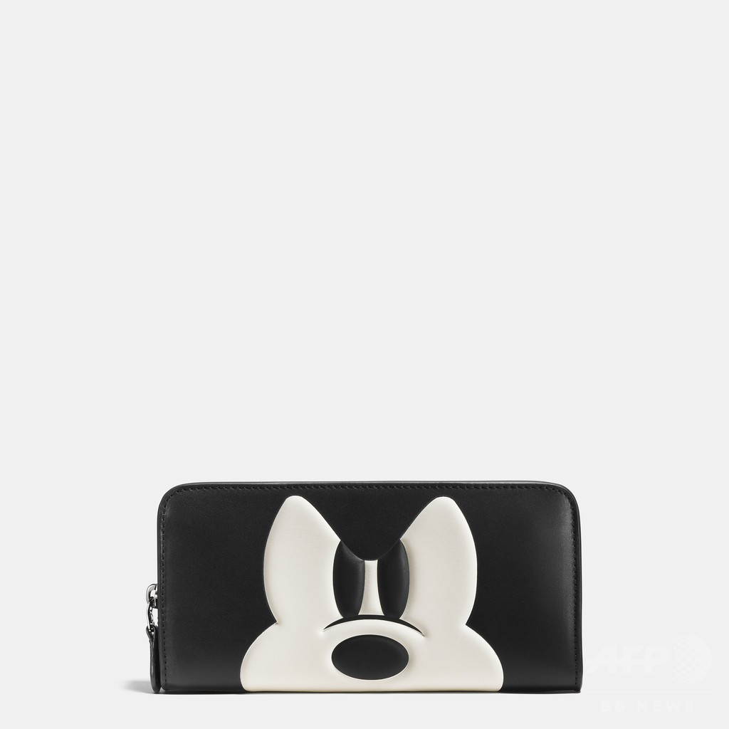 「ディズニー × コーチ」ミッキーのコレクション発売