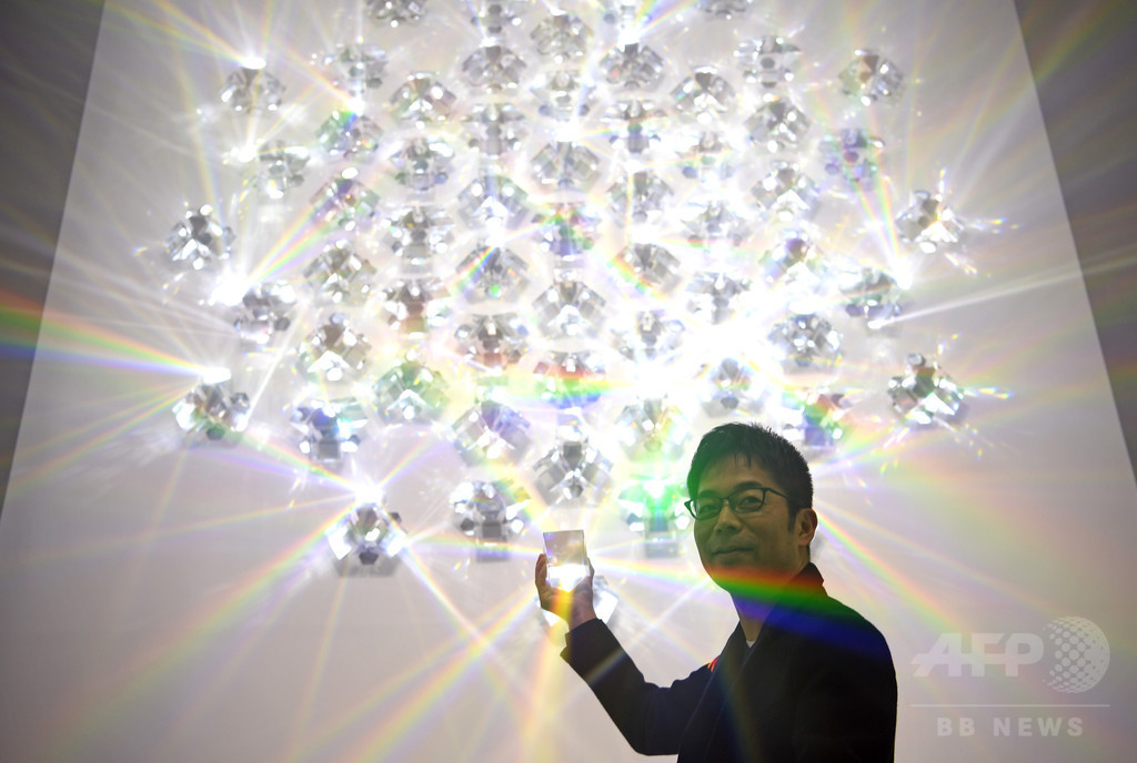 アーティスト デザイナー吉岡徳仁 虹の彼方に見つめるもの 写真1枚 マリ クレール スタイル Marie Claire Style