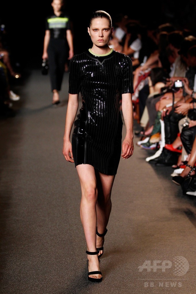 スニーカースタイルがさらに進化！？「アレキサンダー ワン」15年春夏