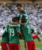 2014年サッカーW杯ブラジル大会（2014 World Cup）大陸間プレーオフ第2戦、ニュージーランド対メキシコ。得点に歓喜するメキシコの選手（2013年11月20日撮影）。(c)AFP/MARTY MELVILLE