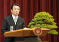 首相官邸で年頭の記者会見をする麻生太郎（Taro Aso）首相（2009年1月4日撮影）。(c)AFP/TOSHIFUMI KITAMURA