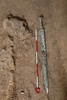 西咸新区空港新城岩村にある秦人の墓で発掘された銅剣（2018年3月16日撮影）。(c)Xinhua News