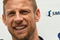 第86回ルマン24時間耐久レースを控え、報道陣のインタビューに応じるSMPレーシングのジェンソン・バトン（2018年6月15日撮影）。(c)AFP PHOTO / JEAN-FRANCOIS MONIER