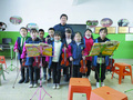 張玉立さんと子どもたち（撮影日不明）。(c)PeopleʼsDaily/徐欣