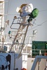 南極海（Southern Ocean）で、日本の調査捕鯨船「日新丸（Nisshin Maru）」との衝突によってひしゃげた反捕鯨団体シー・シェパード（Sea Shepherd Conservation Society）の抗議船「サム・サイモン（Sam Simon）号」の衛星通信機器（2013年2月25日撮影、同26日提供）。(c)AFP/SEA SHEPHERD AUSTRALIA/TIM WATTERS