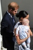 南アフリカ・ケープタウンを訪問中の、英ヘンリー王子夫妻と長男のアーチーちゃん（2019年9月25日撮影）。(c)HENK KRUGER / POOL / AFP