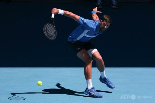 ジョコビッチが全豪OP準決勝を途中棄権 ズベレフ初の決勝へ 写真9枚