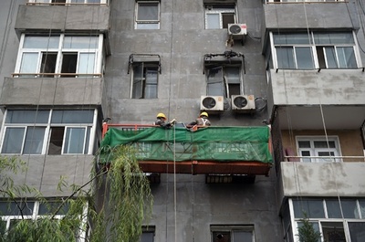 改築中の住宅が突然倒壊、17人死亡 中国河南省