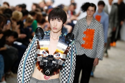 「ウォルター・ヴァン・ベイレンドンク」17年春夏メンズ