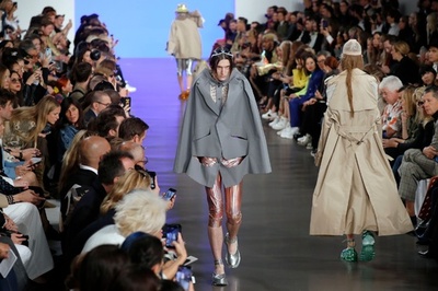 「メゾン・マルジェラ」19年春夏コレクション発表