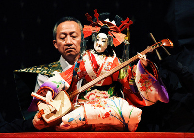 カルティエ現代美術財団、美術家・舘鼻則孝による文楽を上演