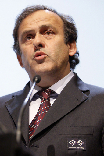 プラティニ会長 UEFA臨時総会に出席